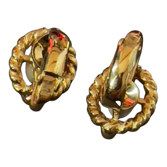 Vintage white opal earrings with rhinestone accents. Clip on dainty - Picture 5 of 8